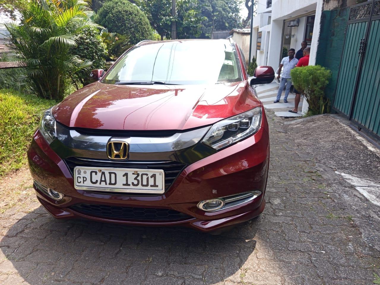 Go Lanka Tours Vehicle