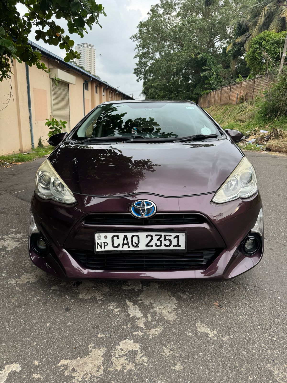 Go Lanka Tours Vehicle